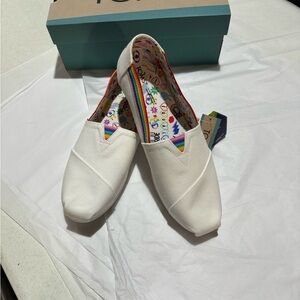 NWT women’s Toms size 12